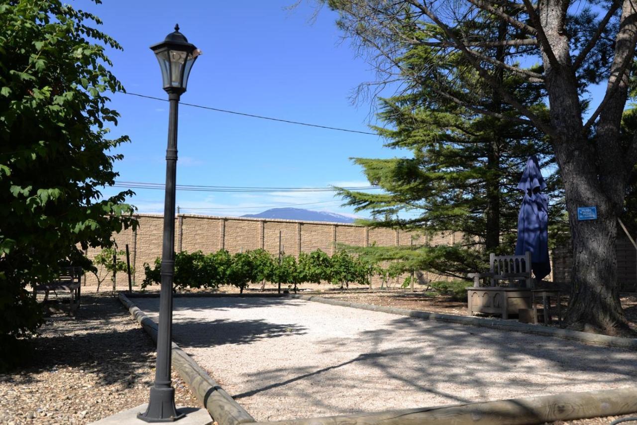 Domaine Des Ecureuils Bed & Breakfast Carpentras ภายนอก รูปภาพ